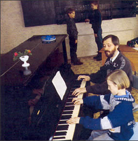 Composer I. Anufriev and his pupils